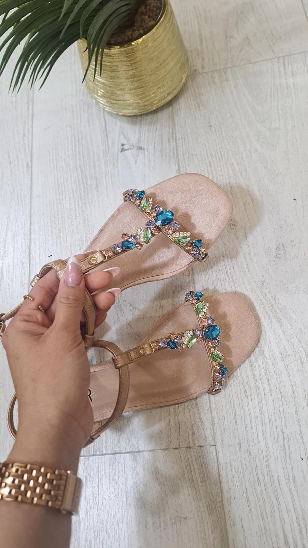 Sandali Claudette