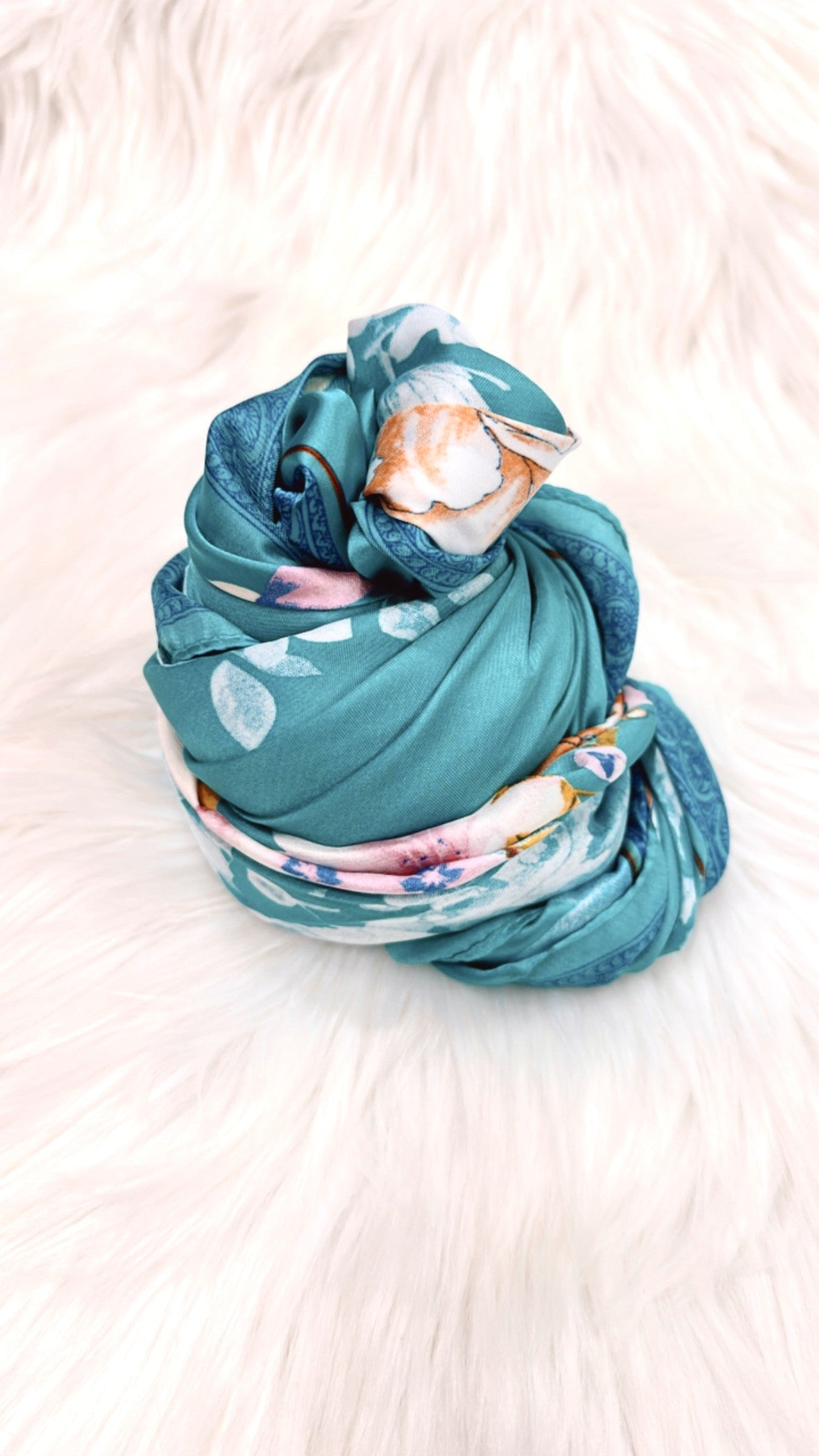 Pashmina Halsey