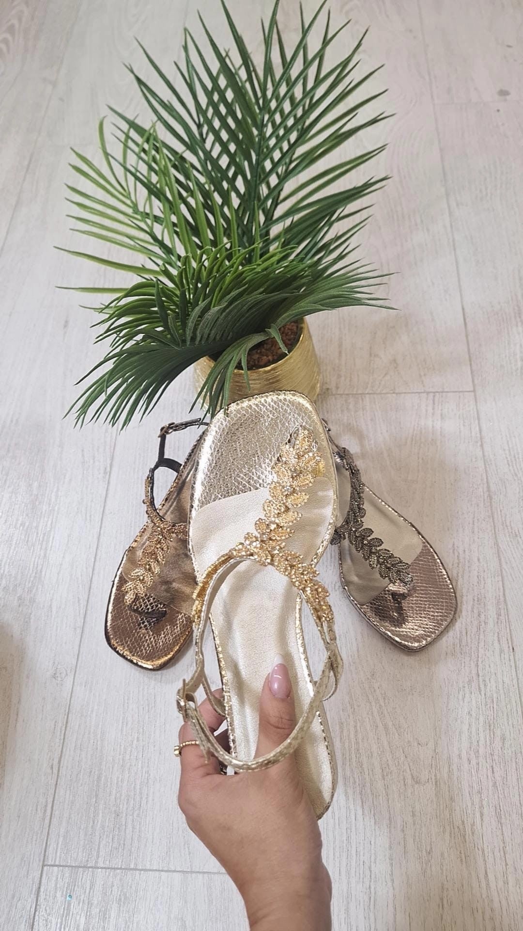 Sandali Raya