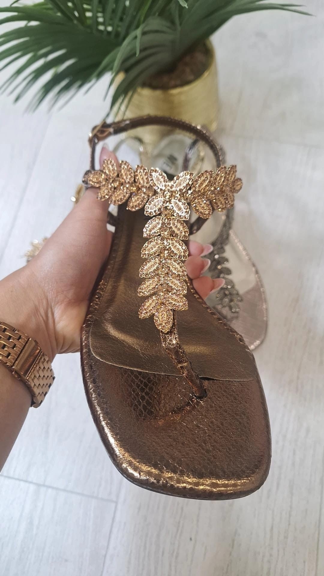 Sandali Raya