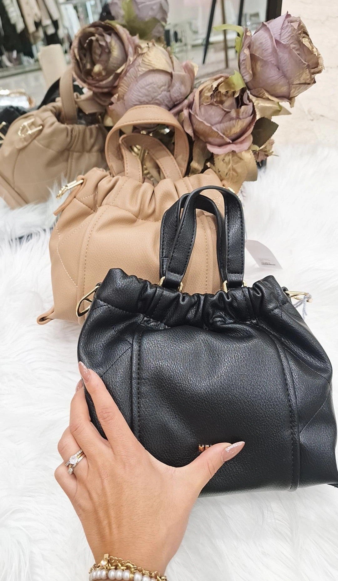 Borsa Karina