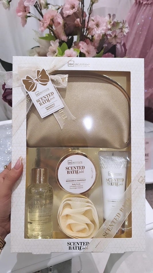 Gold scented Bath