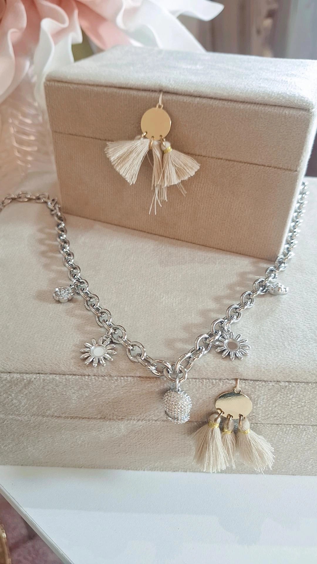 Collana Holly